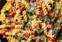 Creamy BLT Pasta Recipe with Crispy Bacon and Fresh Tomatoes