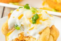 Spicy Chili-Stuffed Dinner Rolls: Savory Bite-Sized Appetizers