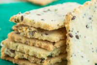 3-Ingredient Keto Low-Carb Crackers for Quick Homemade Snacks