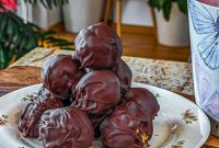 Peanut Butter Rice Krispies Balls: No-Bake Holiday Treats