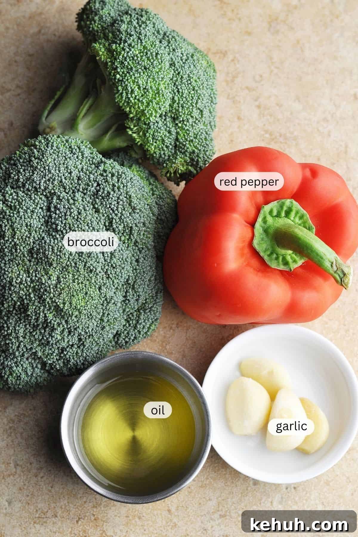 Sautéed Broccoli with Red Bell Pepper Recipe for Quick Sides 3 Raw broccoli, red bell pepper, garlic, and oil.