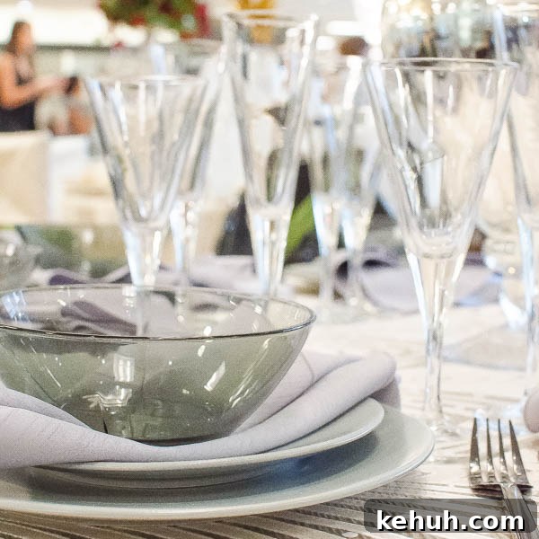 Smoky and modern, this table demands a bottle of bubbly!