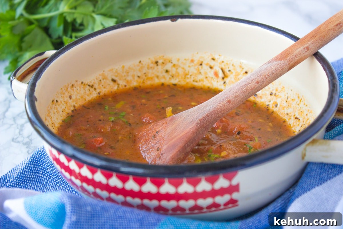 Homemade Tomato Sauce Recipe: Simple Classic Marinara for Pasta 2 Delicious and rich in flavor, infused with fresh herbs, this easy homemade tomato sauce is made from fresh tomatoes in just 15 minutes. Use it as tomato base on a pizza, as a pasta sauce, or serve alongside meat. It's quick, fresh, fragrant and sweet, but without added sugars. CLIK to read more, or PIN for later!