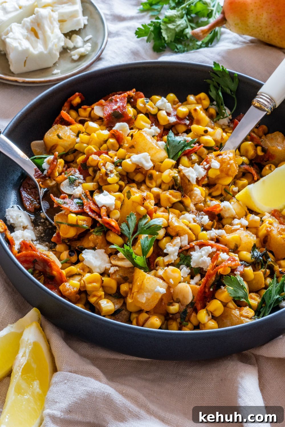 Grilled Corn Salad with Cherry Tomatoes and Lime Vinaigrette 7 Delicious autumn salad with corn and pears.