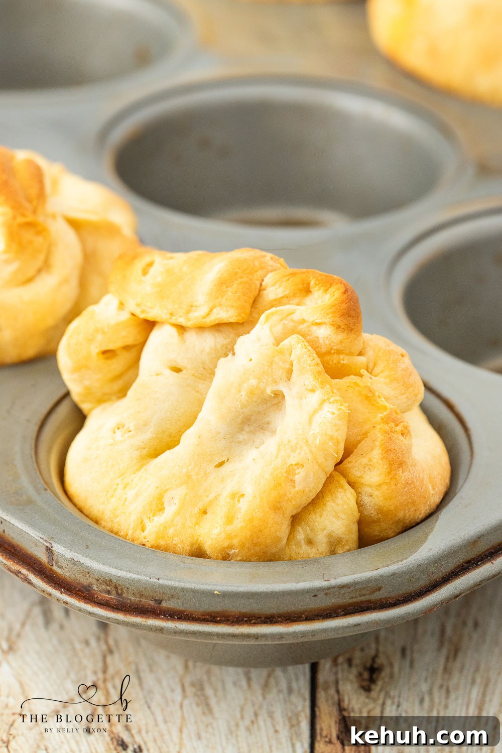 Spicy Chili-Stuffed Dinner Rolls: Savory Bite-Sized Appetizers 9 Buttery biscuit filled with chili cheese!