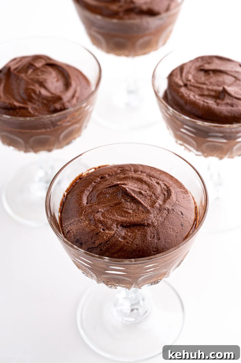 Keto Chocolate Mousse Recipe Without Eggs — Silky & Low-Carb 12 Keto chocolate mousse in glass dishes.