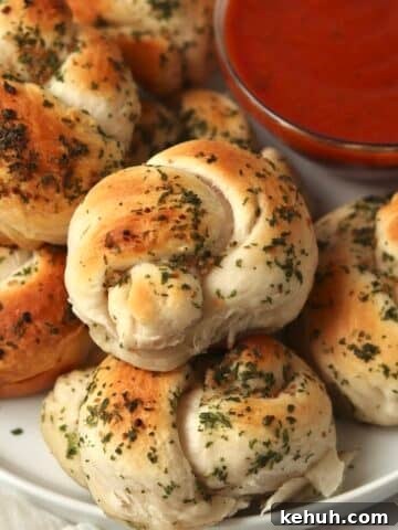 4 Ingredient Garlic Knots