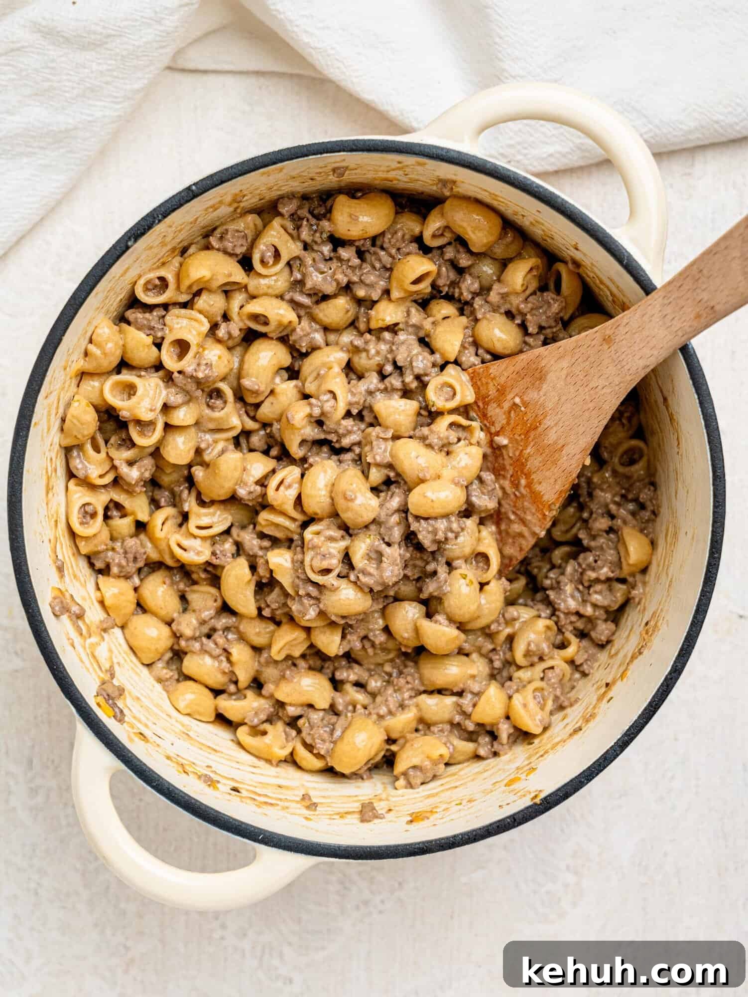 High-Protein Big Mac Pasta Meal-Prep Recipe 4 Big mac pasta in a pot.
